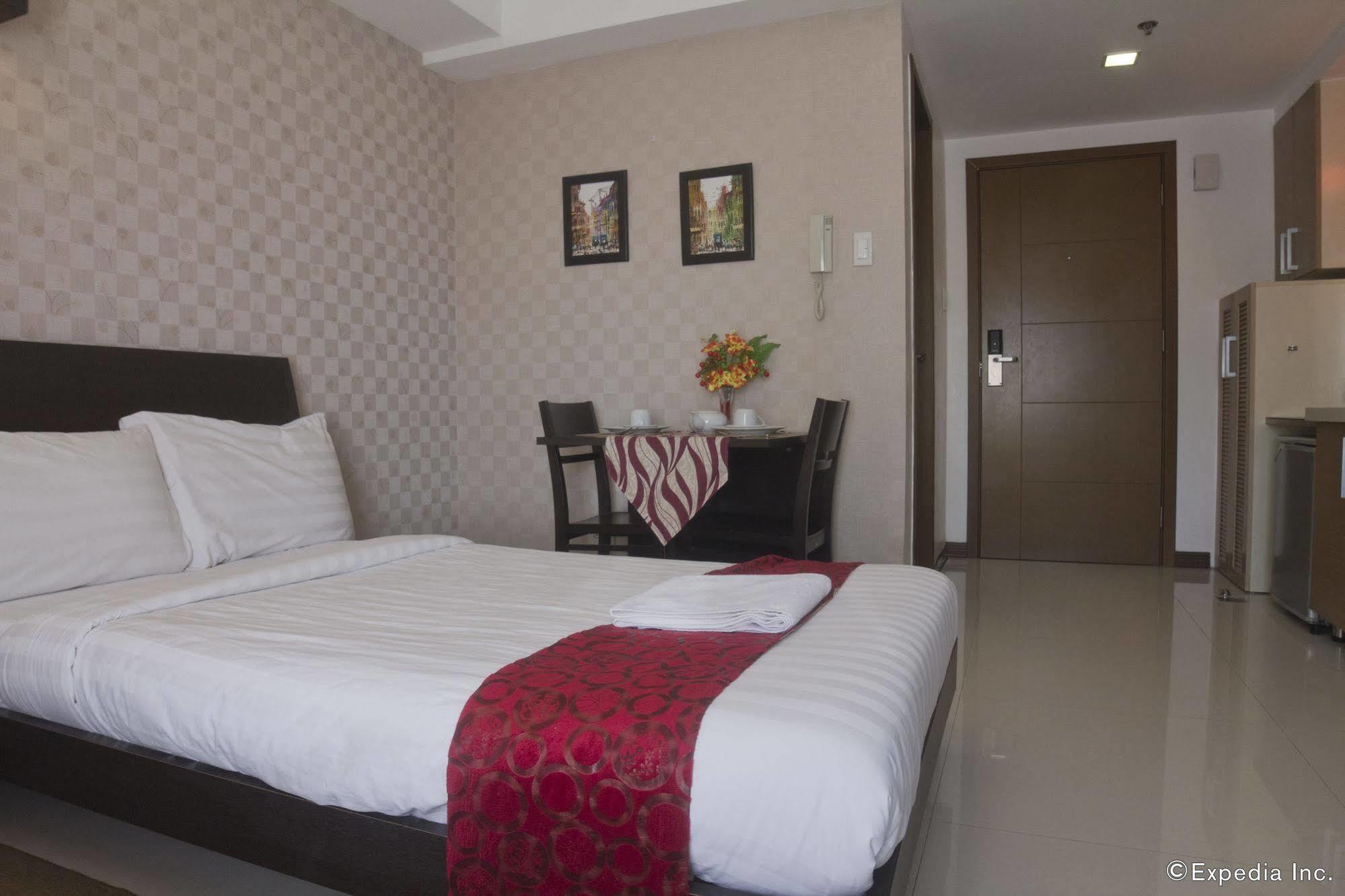 Sunshine City Suites Pasig City Kültér fotó