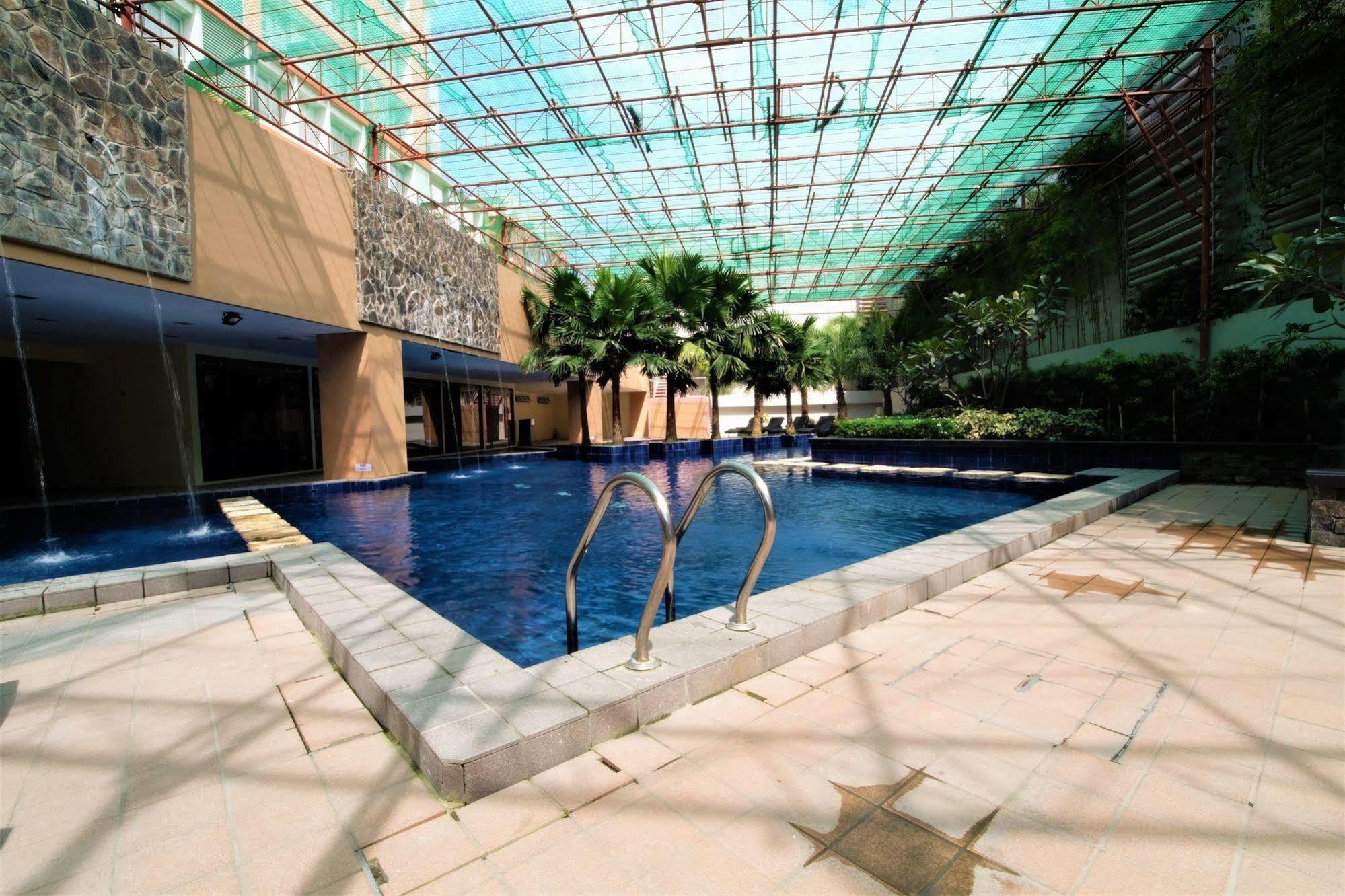 Sunshine City Suites Pasig City Kültér fotó